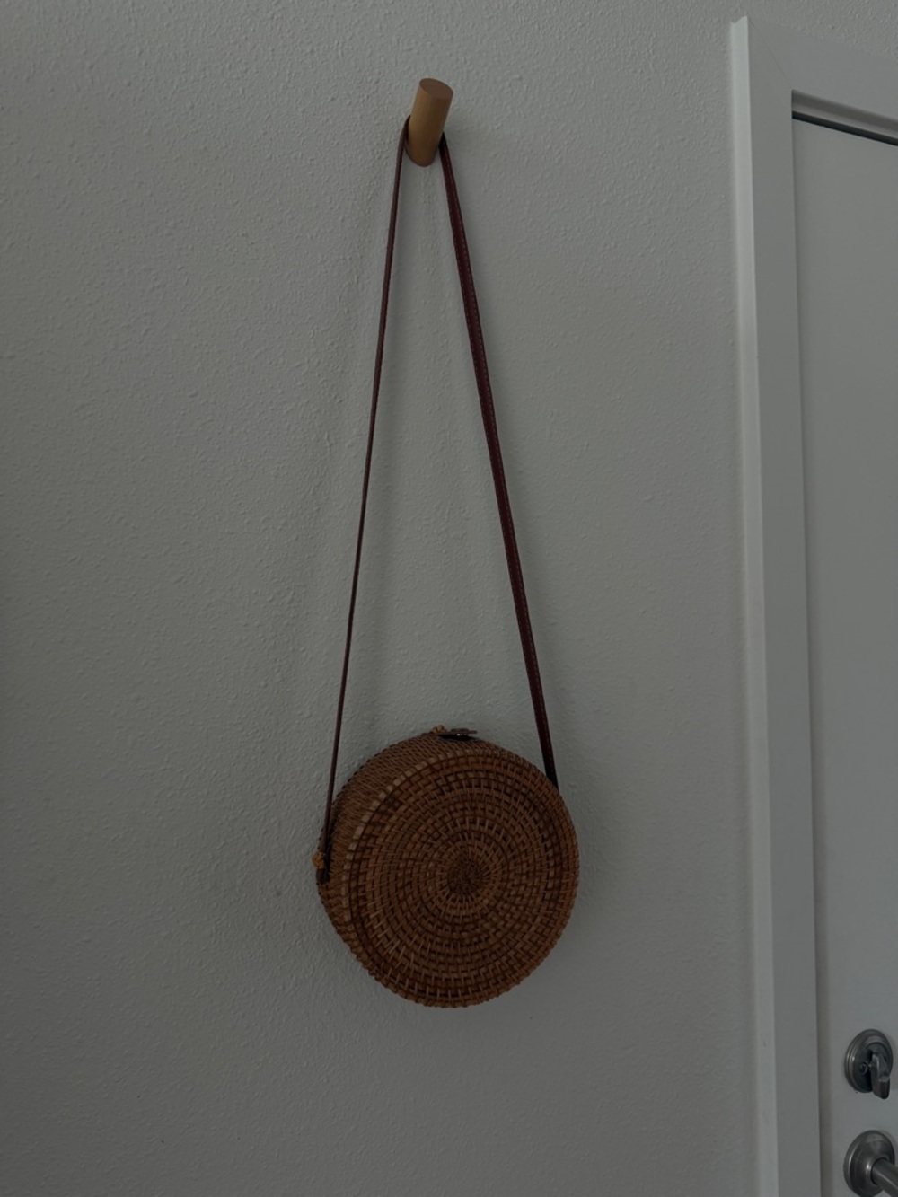 Woven Round Straw Crossbody Bag with Brown Trim - Picture 6 of 8